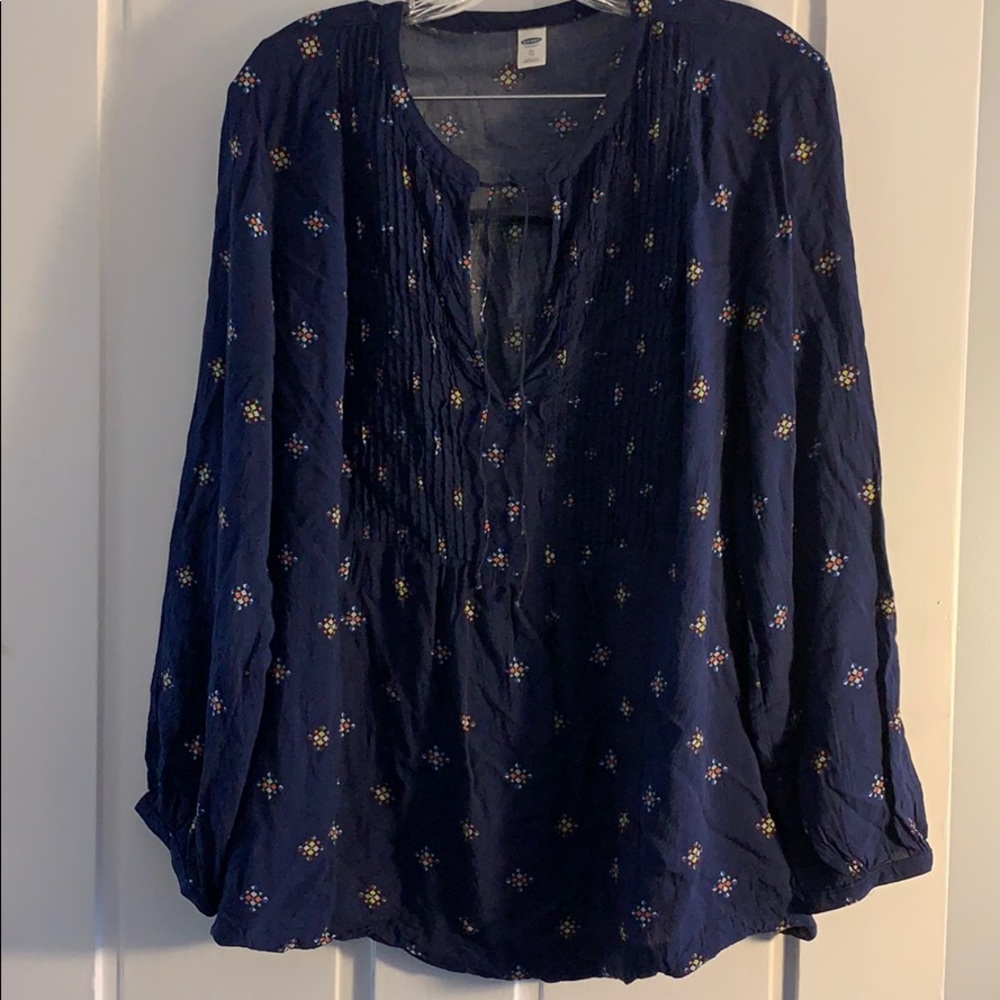 Pleated front blue Old Navy blouse